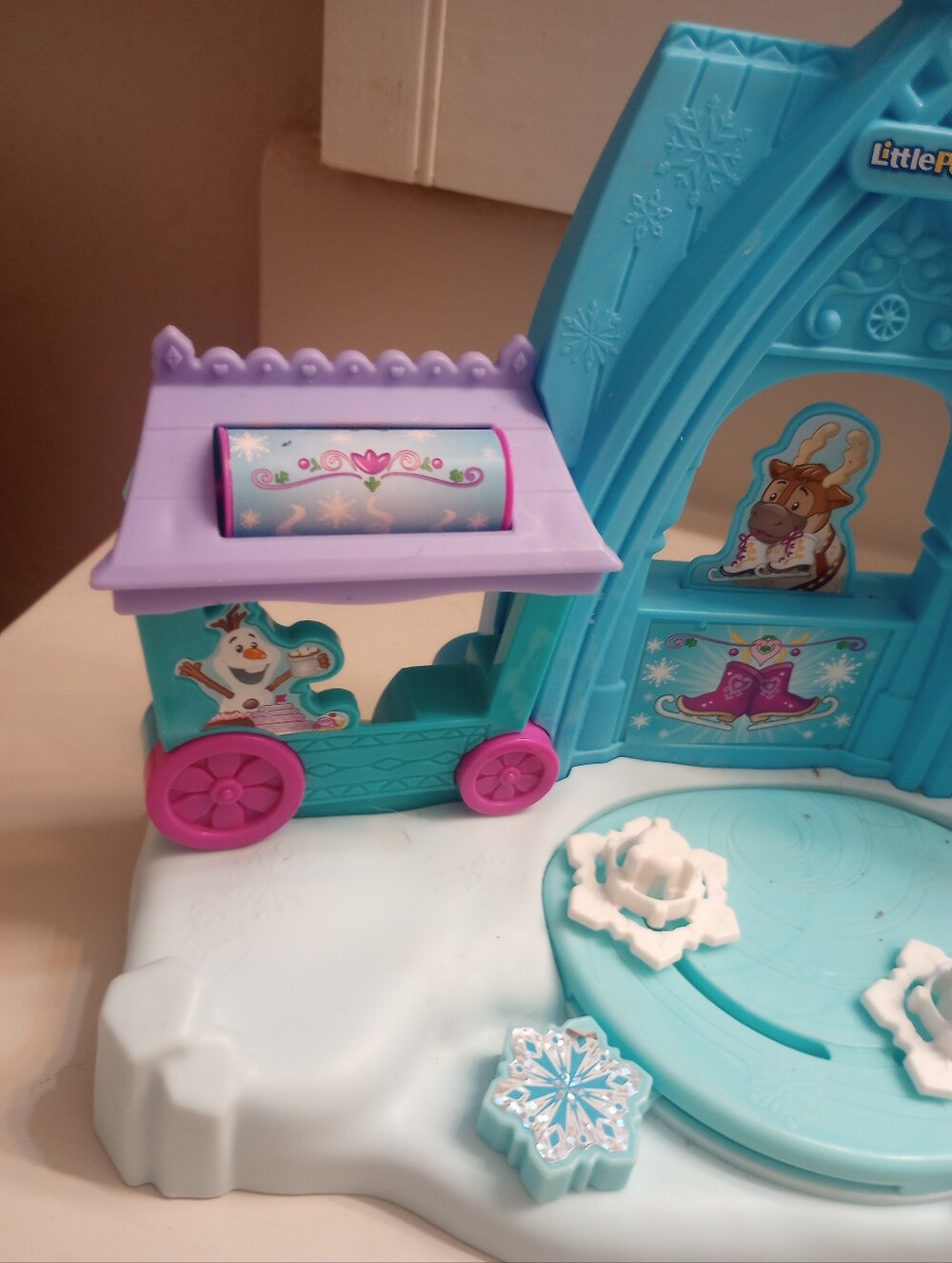 Fisher Price Little People Disney Frozen Arendelle Castle Playset - Picture 3 of 8